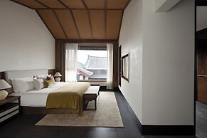 LA MAISON . View Resort