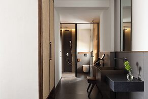 LA MAISON . View Resort