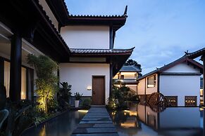 LA MAISON . View Resort