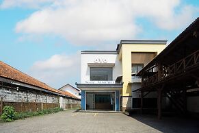 Hotel O Arjosari Near Plaza Araya Formerly Hotel Nugraha