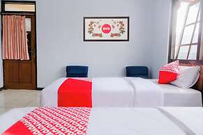 Hotel O Arjosari Near Plaza Araya Formerly Hotel Nugraha