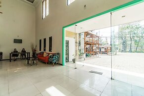 Hotel O Arjosari Near Plaza Araya Formerly Hotel Nugraha