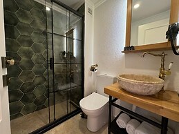 Abelia Mansion Hotel