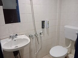 OYO 91033 Vaigan Hotel