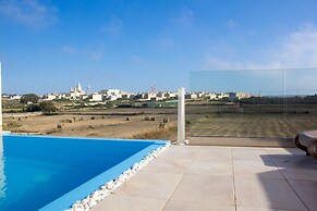 Kenn Gozitan Villa and Pool