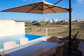 Kenn Gozitan Villa and Pool