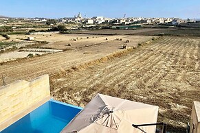 Kenn Gozitan Villa and Pool