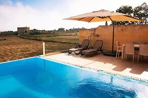 Kenn Gozitan Villa and Pool