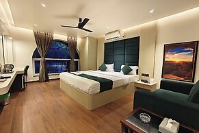 Hotel Golden Arc