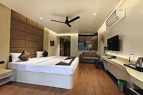 Hotel Golden Arc