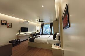 Hotel Golden Arc