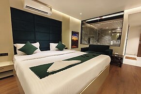 Hotel Golden Arc