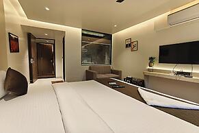 Hotel Golden Arc