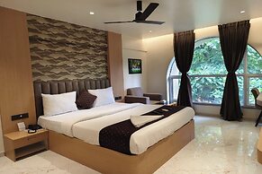 Hotel Golden Arc