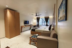 Hotel Golden Arc