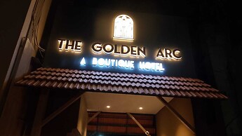Hotel Golden Arc