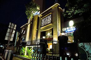 Hotel Golden Arc