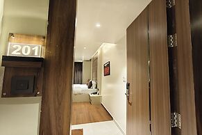 Hotel Golden Arc