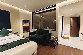 Hotel Golden Arc