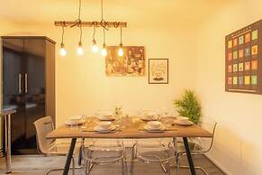 Charming Three Bedroom House in Birmingham