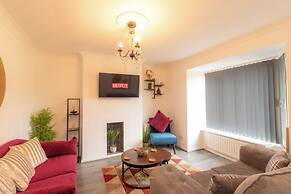 Charming Three Bedroom House in Birmingham