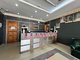 OYO 91040 Hotel Ezi Inn