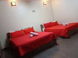 OYO 91040 Hotel Ezi Inn