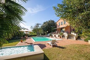 Tricolle Villa con Piscina