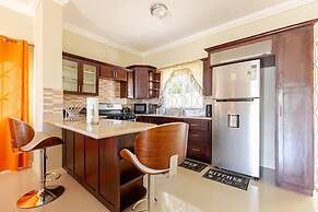 Luxury 2 Bedroom Jamaican Townhouse Ocho Rios