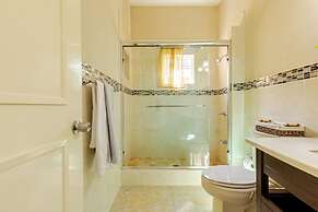 Luxury 2 Bedroom Jamaican Townhouse Ocho Rios