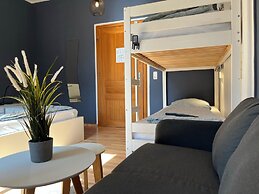Blue Doors Hostel Altstadt