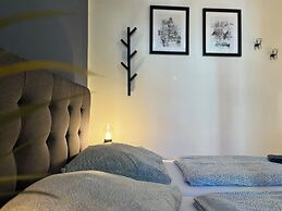 Blue Doors Hostel Altstadt