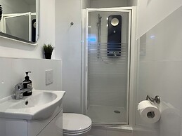 Blue Doors Hostel Altstadt