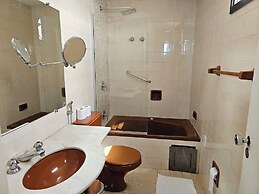 Optimum Plaza Hotel