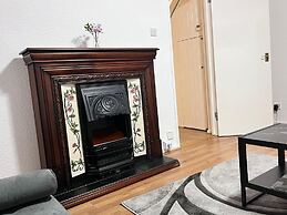 Hive Stays Close to Abbeywood Free Parking Wifi