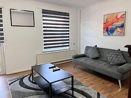 Hive Stays Close to Abbeywood Free Parking Wifi