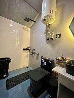 Glass Cabins & Cafe by Urban Monk