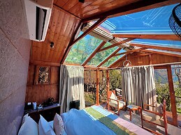 Glass Cabins & Cafe by Urban Monk