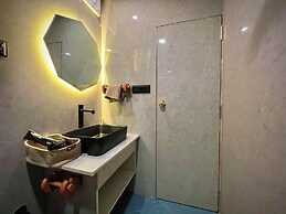 Glass Cabins & Cafe by Urban Monk