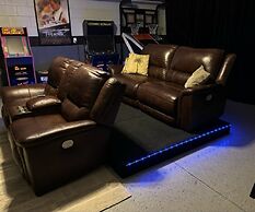 4 Bed In Windsor Palms Resort - Steps To Disney 4 Bedroom Villa by Red