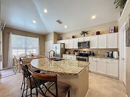 4 Bed In Windsor Palms Resort - Steps To Disney 4 Bedroom Villa by Red