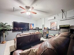 4 Bed In Windsor Palms Resort - Steps To Disney 4 Bedroom Villa by Red