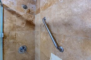 Royal Mauian 310 2 Bedroom Condo