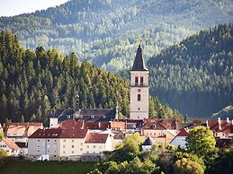 Cozy Chalet in Hohentauern: Your Alpine Retreat
