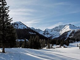 Cozy Chalet in Hohentauern: Your Alpine Retreat