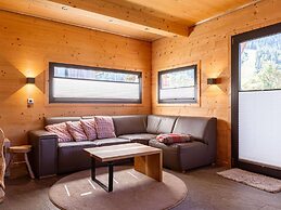 Amazing Chalet With Outdoor Whirlpool