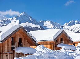 Amazing Chalet With Outdoor Whirlpool