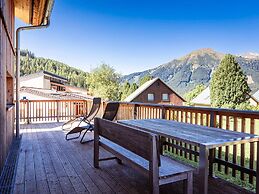 Amazing Chalet With Outdoor Whirlpool