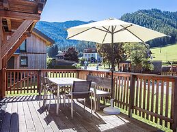 Amazing Chalet With Outdoor Whirlpool