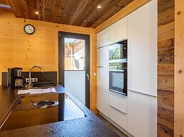 Amazing Chalet With Outdoor Whirlpool